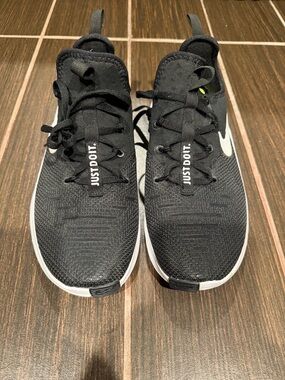 Nike Black Running Sneakers with White Swoosh